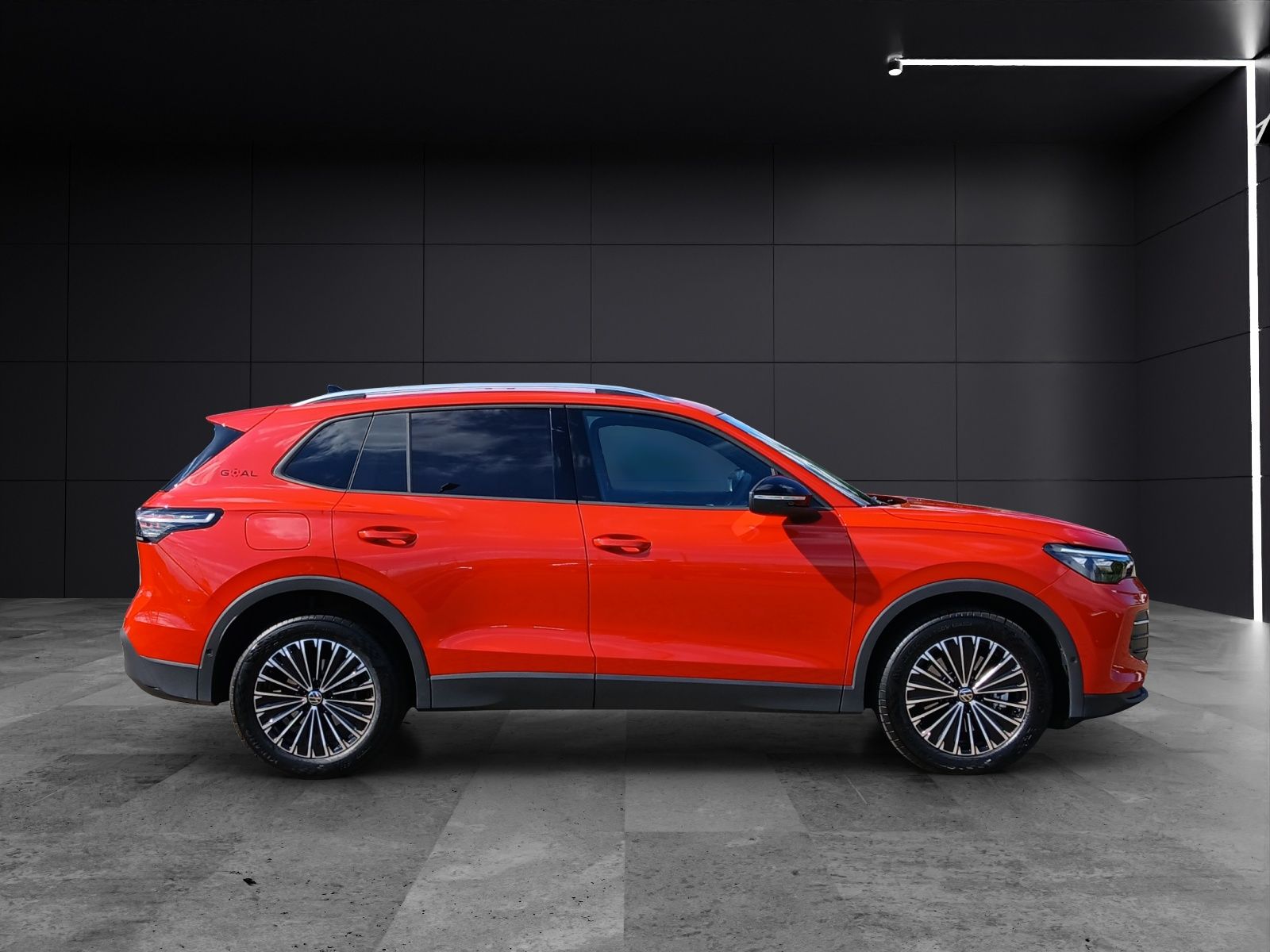 Fahrzeugabbildung Volkswagen Tiguan TDI Goal DSG Matrix AHK Navi AID ACC RFK