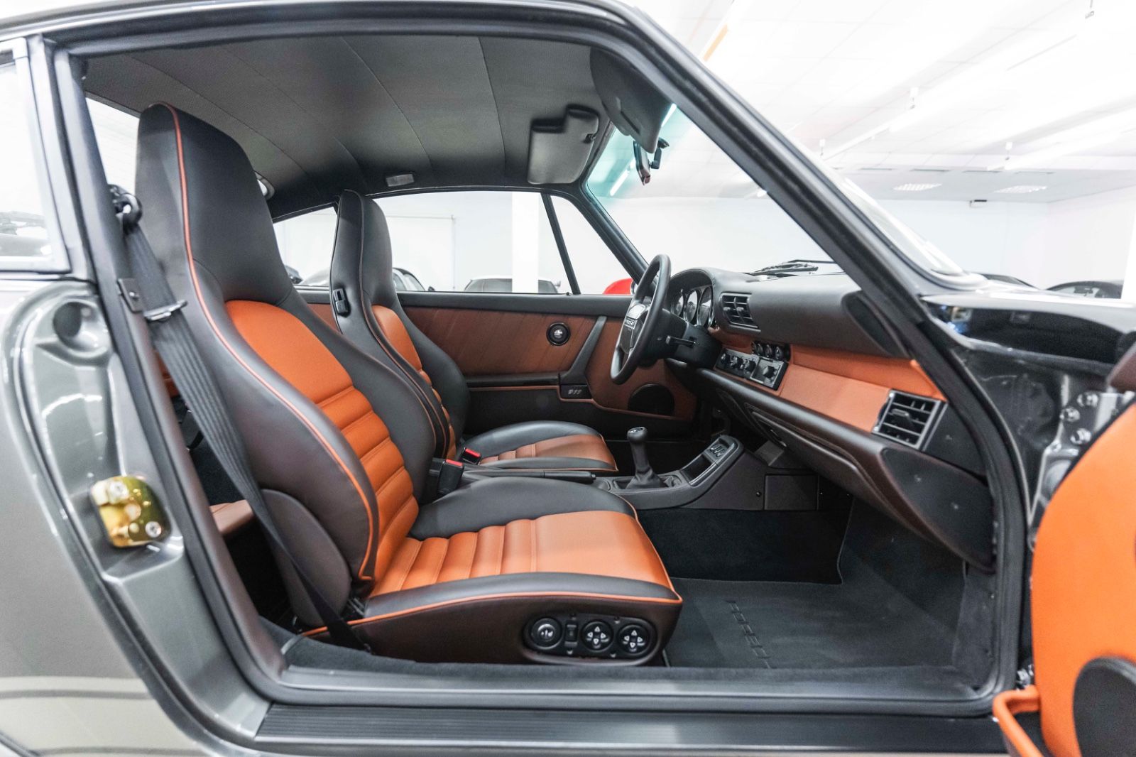 Fahrzeugabbildung Porsche 964 TURBO COUPE TOPZUSTAND REVIDIERT GUT. 1-