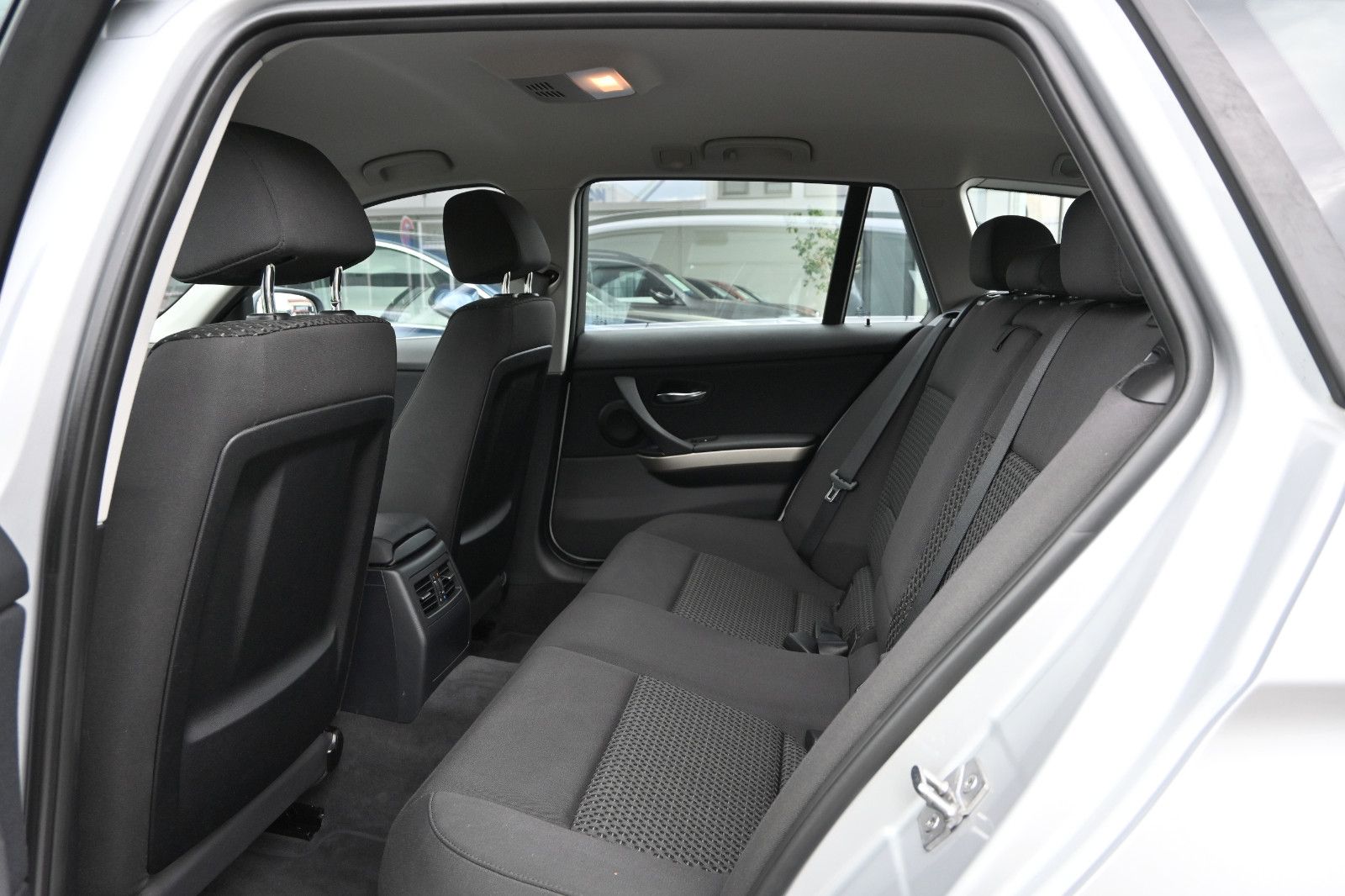 Fahrzeugabbildung BMW 320d Touring Aut. Ed.Lifestyle °AHK°STANDHEIZUNG