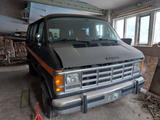 Dodge RAM VAN B250 - Dodge aus 1992