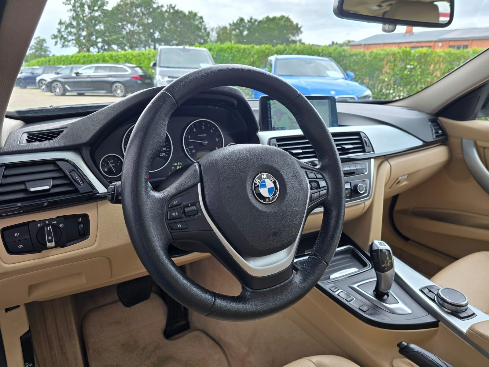 BMW 330 d xDrive F31 Luxury Line 258 ch - BVA - Cuir - HUD - Toit panoramique - GPS