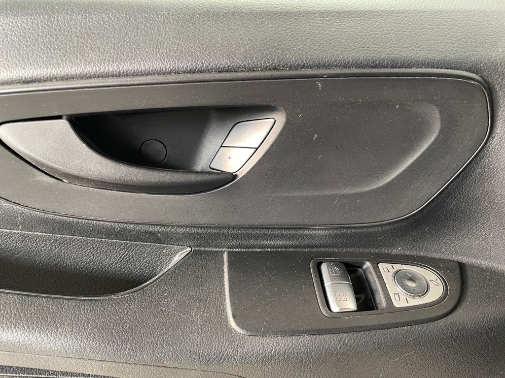 Fahrzeugabbildung Mercedes-Benz Vito 114 Kasten extralang Klima PTS Flügeltüren