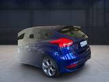 Ford Focus ST 2.0 EcoBoost - Ford Focus mit Benzin-Antrieb: Limousine, 2.0
