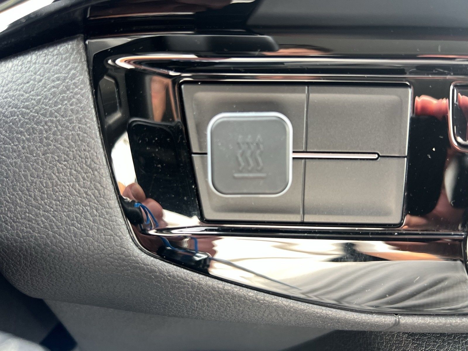 Fahrzeugabbildung Volkswagen T6 Multivan T6.1 TDI Gen. Six 4Mo. DSG LED NAVI