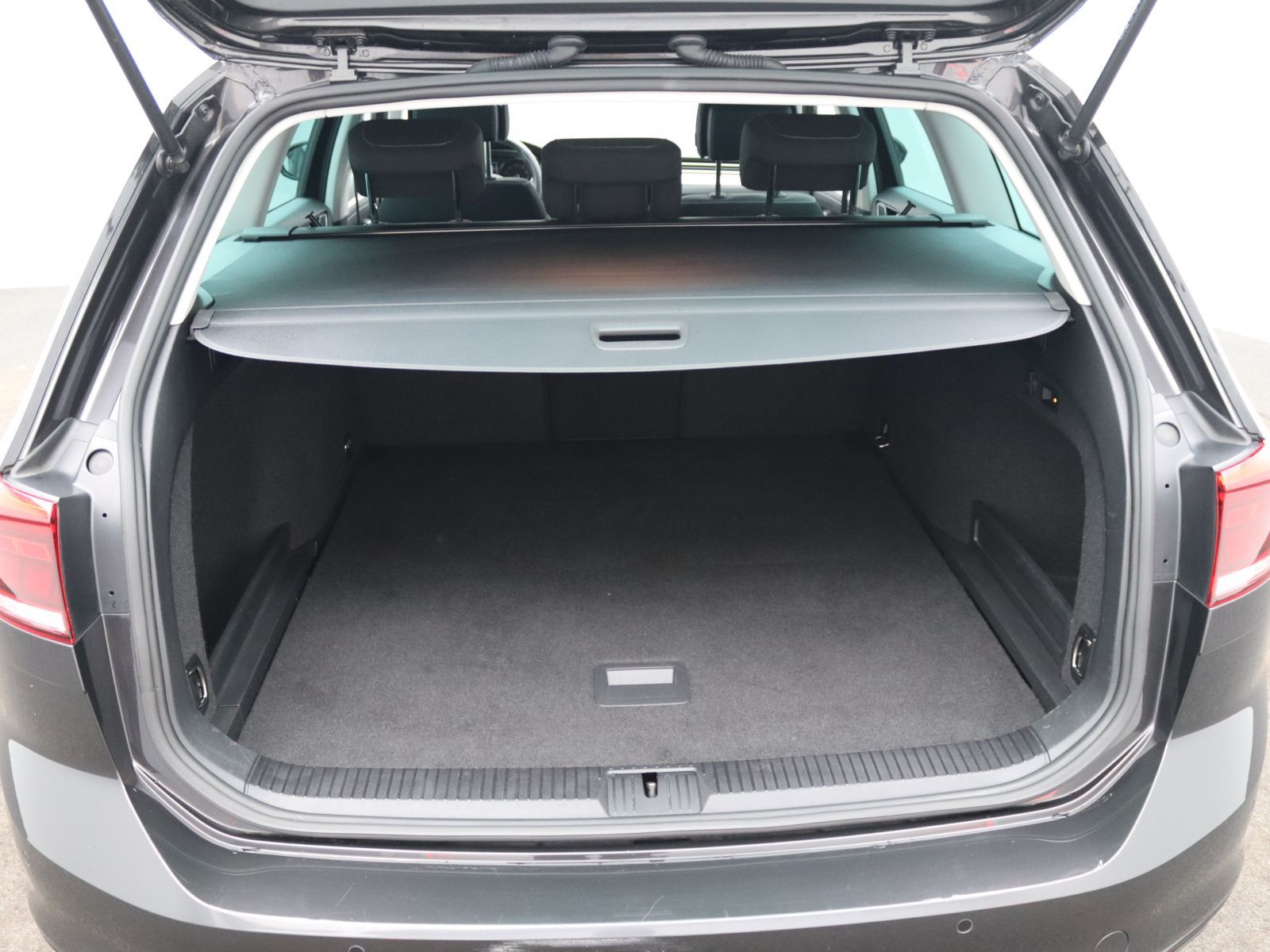 Volkswagen Passat Variant - Bild 10