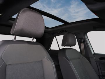 Volkswagen T-Roc Open Sky1.5 TSI DSG AHK Pano Kamera Matrix