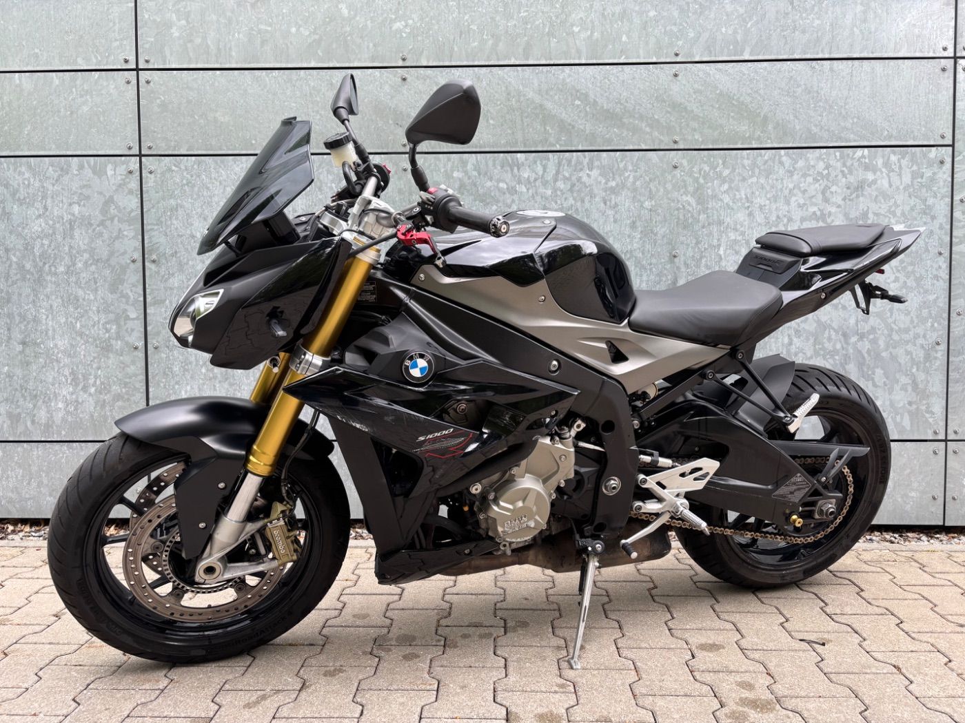 Fahrzeugabbildung BMW S 1000 R 2 Pakete