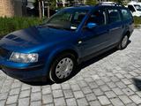 Volkswagen Passat Kombi - Volkswagen Passat aus 1998: Kombi