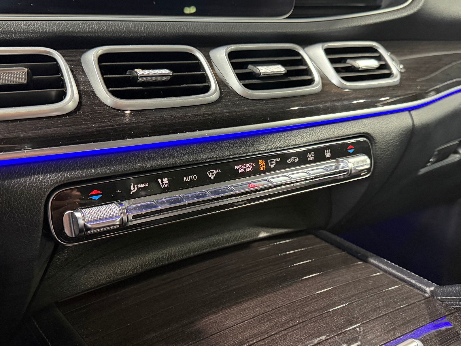 Fahrzeugabbildung Mercedes-Benz GLE 450 /AMG/PANO/BURMESTER/360°/AMBIENTE