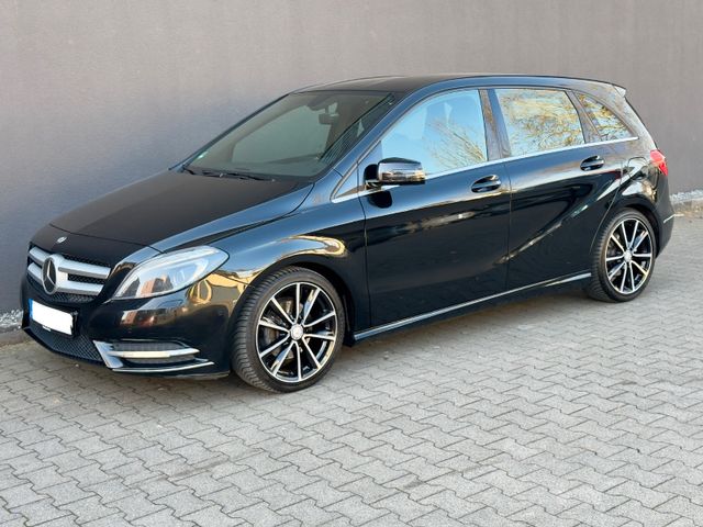 Mercedes-Benz B 180 Sportpaket Bi-Xenon Kamera Standheizung