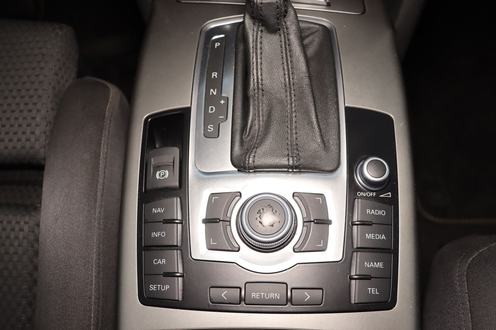 Fahrzeugabbildung Audi A6 2.0 TDI multitronic Avant * Xenon * AHK * PDC