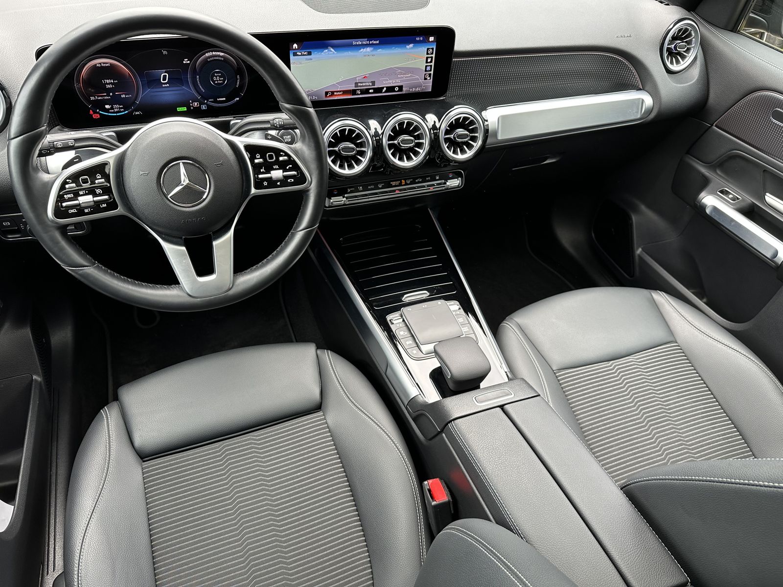 Fahrzeugabbildung Mercedes-Benz EQB 250 Progressive NAV+LED+KAMERA+PANO+VCOCKPIT