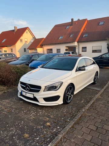 MERCEDES-BENZ CLA 220 d Shooting Brake AMG Line | Night-Paket 