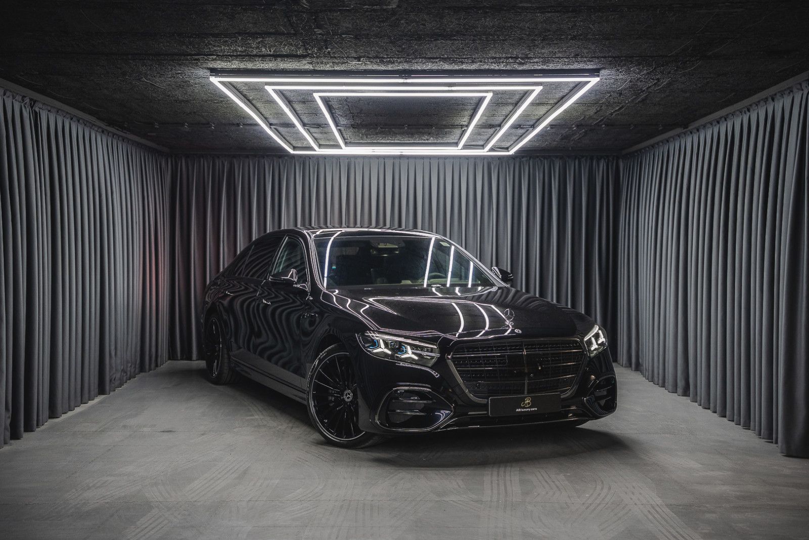 Fahrzeugabbildung Mercedes-Benz S 450 4M Lang MY27 Facelift AMG Plus Fond TV