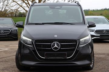 Mercedes V 220 - 2