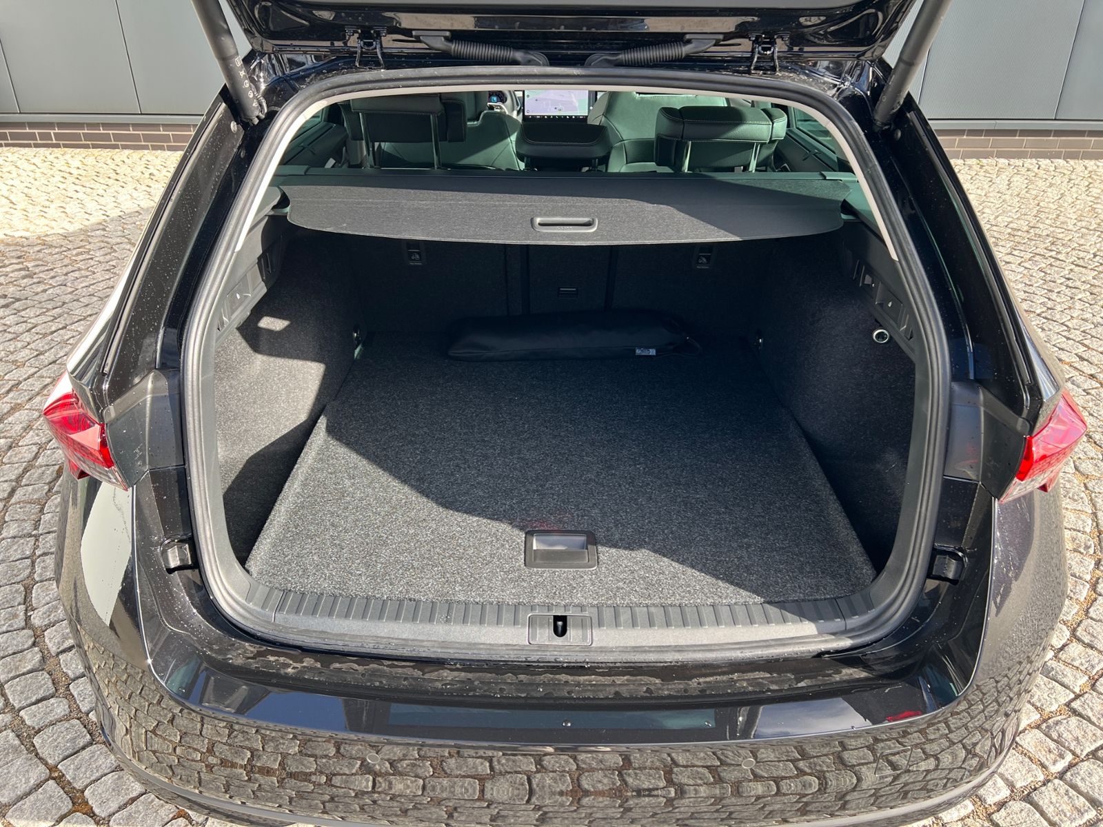 Fahrzeugabbildung SKODA Octavia Combi Balance 2.0 TDI DSG *AHK, Rückfahr