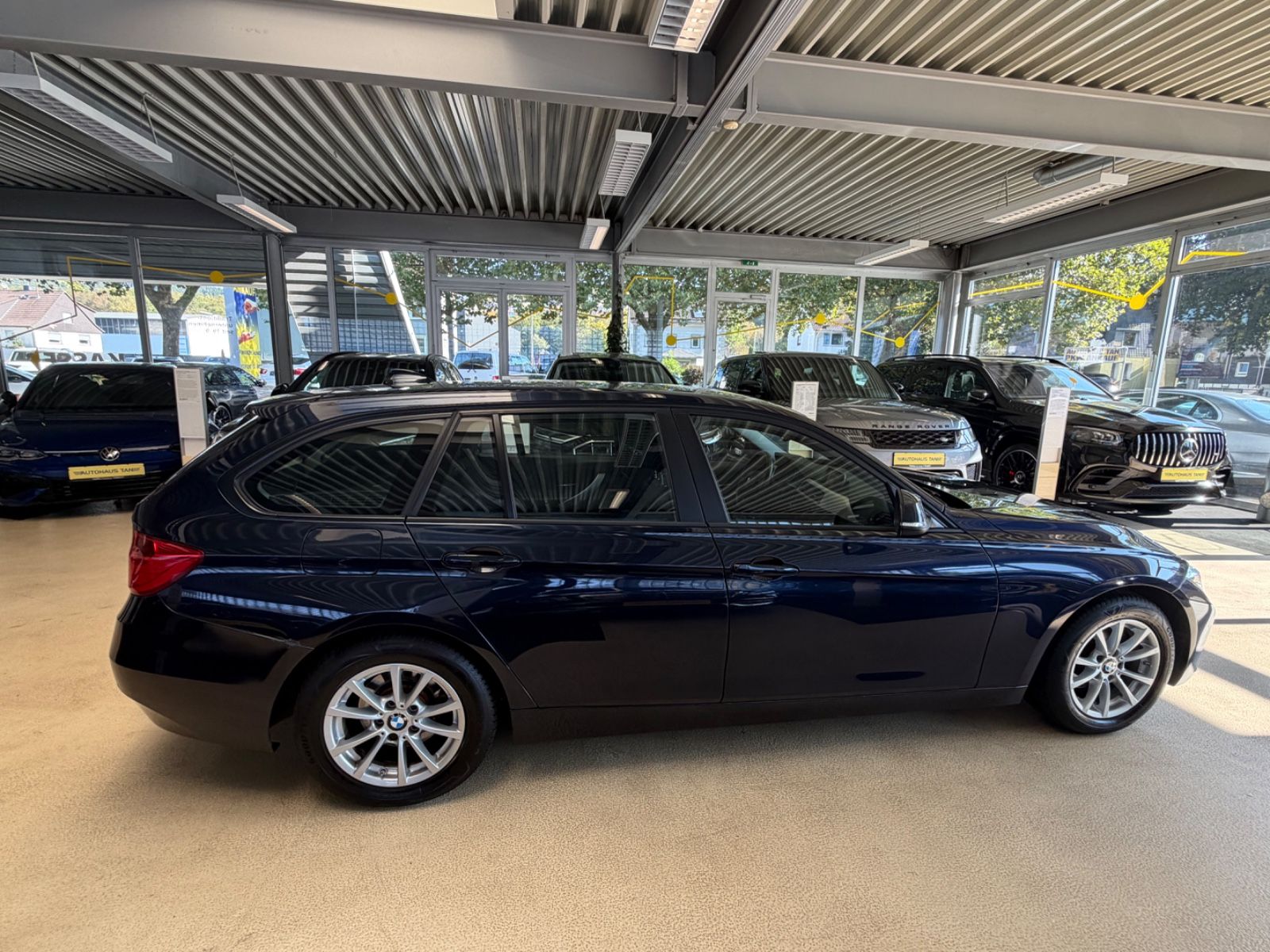 Fahrzeugabbildung BMW 318 3 Touring 318 d