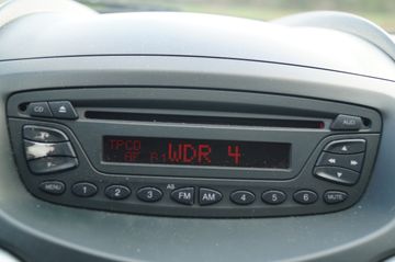 Ford KaKa+ 1.2 Titanium KLIMA-SOMMER+WR.RÄDER-1.HAND