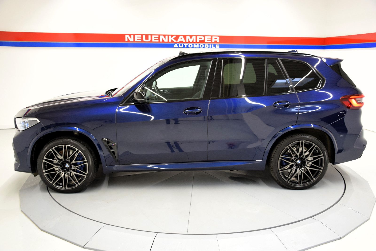 Fahrzeugabbildung BMW X5 M Competition Alca Dach h/k HuD Sitzbelüftung