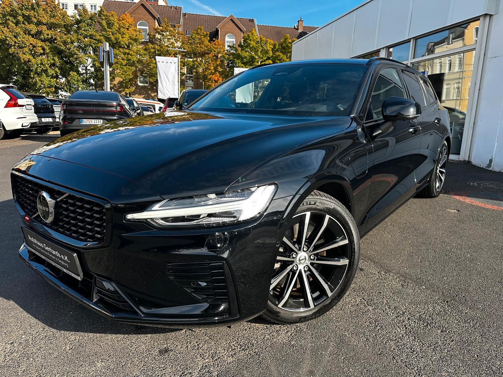 Volvo V60 T8 AWD Plug In Plus Dark LRang AHK,Pano,360°