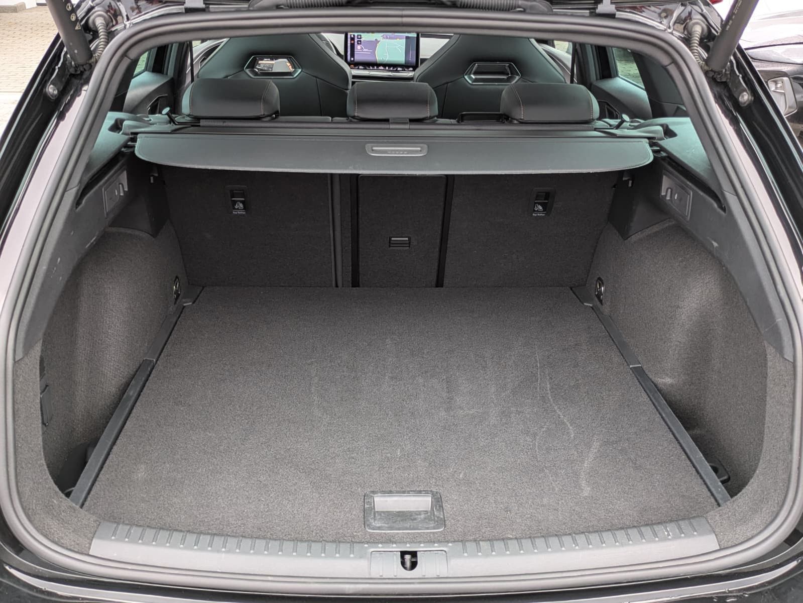 Fahrzeugabbildung CUPRA Leon 1.5 eTSI *PANO*ALCAN.*Drive2*ACC