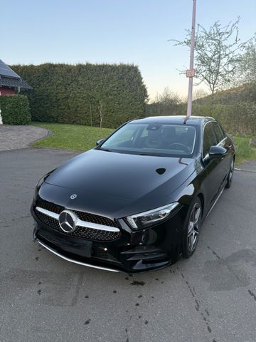 MERCEDES-BENZ A 220 AMG Line