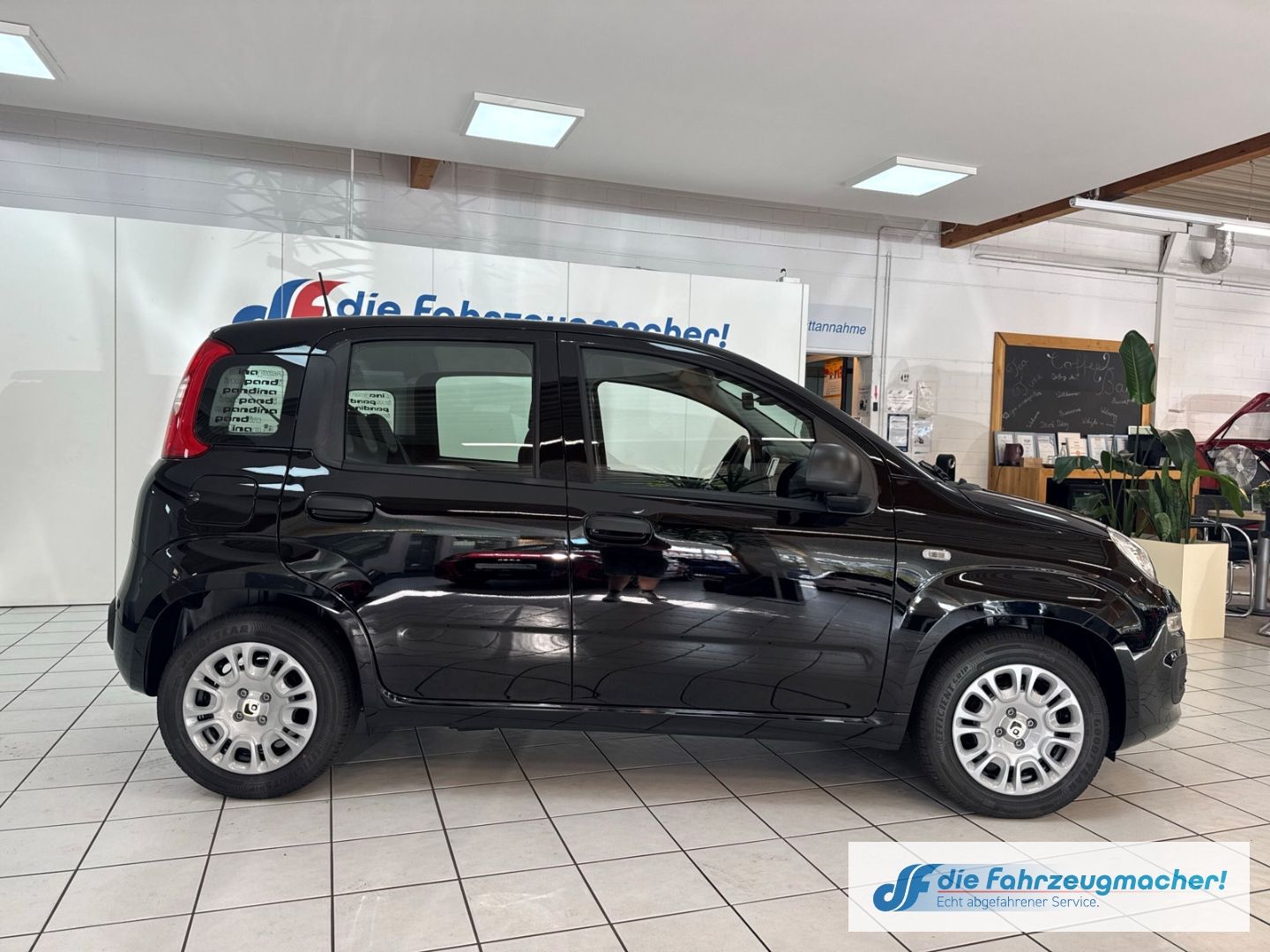 Fahrzeugabbildung Fiat Pandina Hybrid Tempomat Icon Digitales Cockpit D