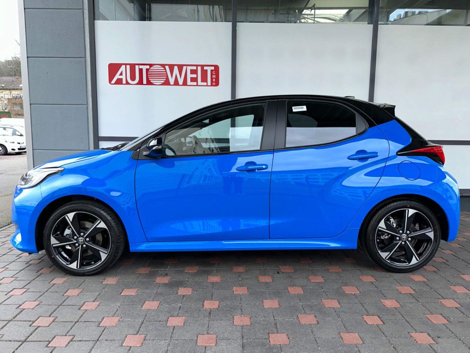 Fahrzeugabbildung Toyota Yaris 1.5 Hybrid Premiere Edition 130 PS