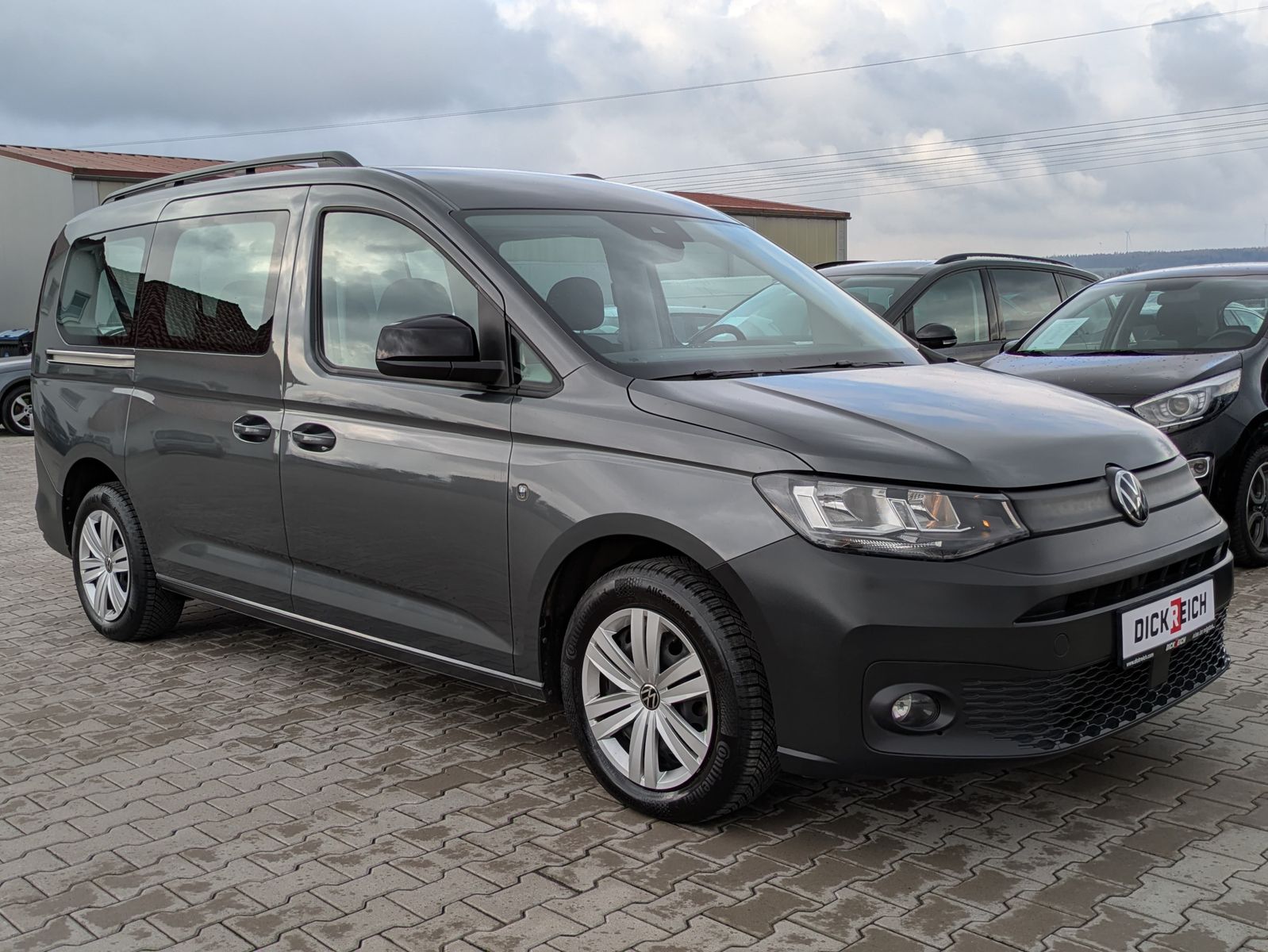 Fahrzeugabbildung Volkswagen Caddy Maxi 2.0 TDI 4M 7-SITZER*AHK*APP*KAMERA