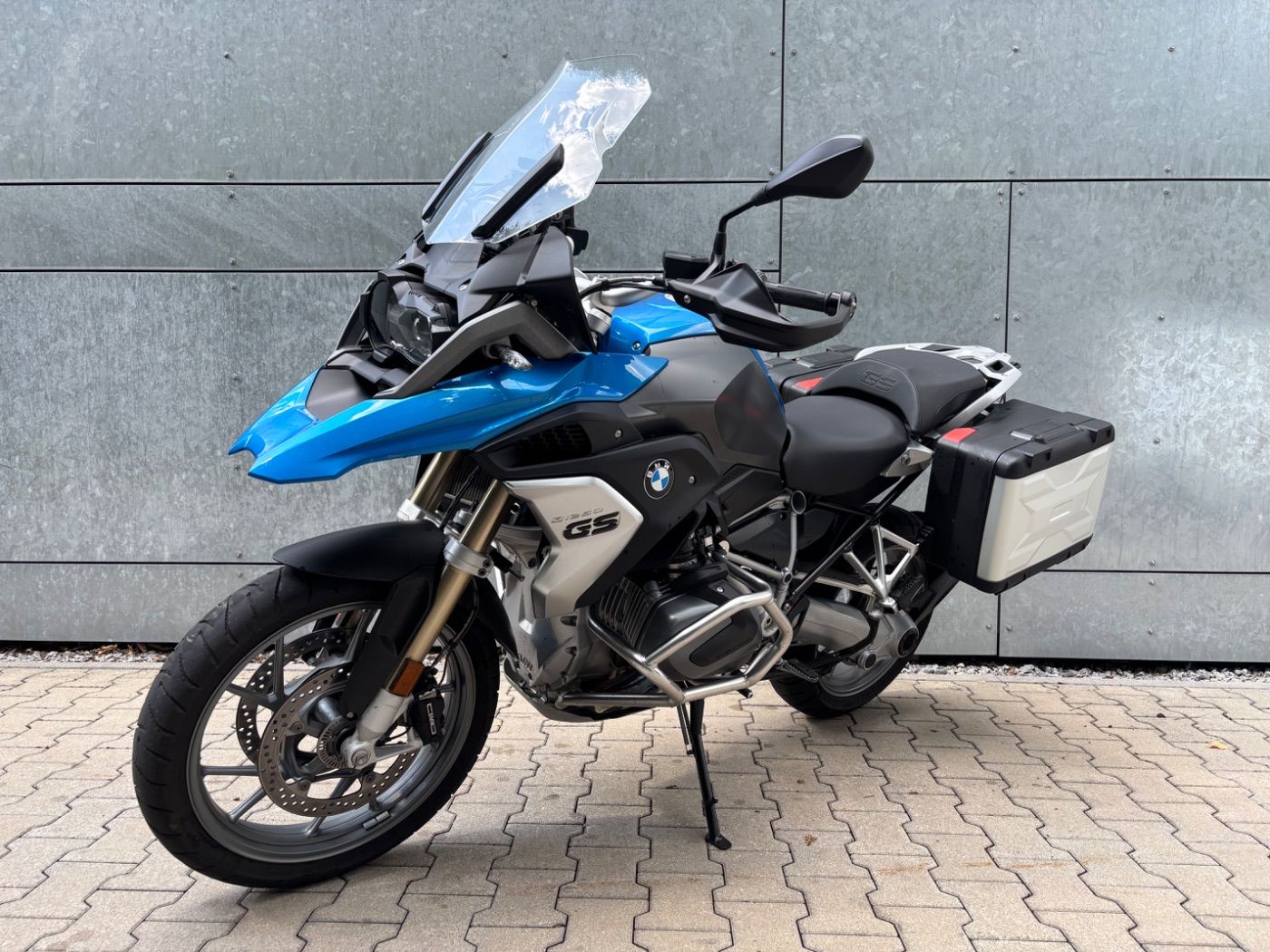 Fahrzeugabbildung BMW R 1250 GS 3 Pakete Sturzbügel BMW Seitenkoffer