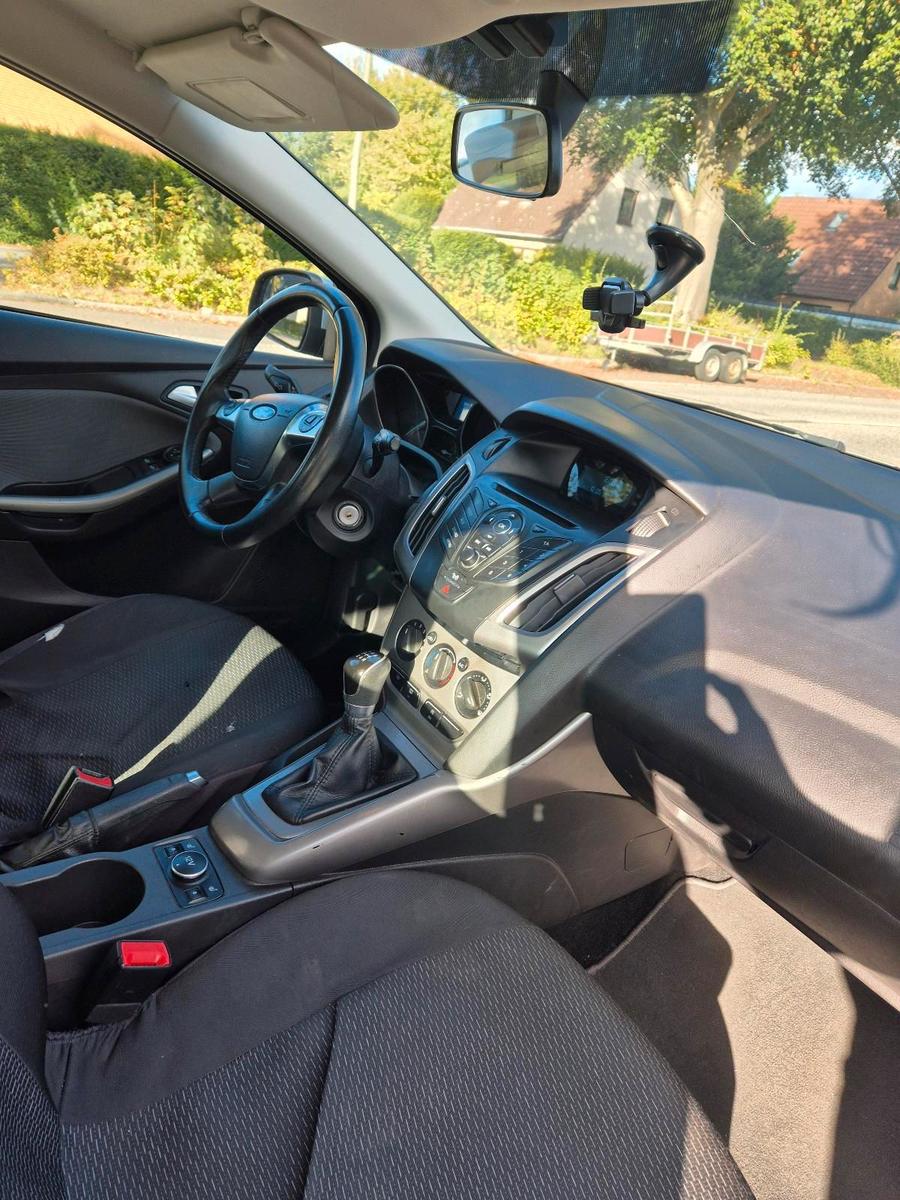 Ford Focus 2013 — салон
