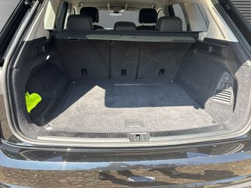 Volkswagen Touareg - 8