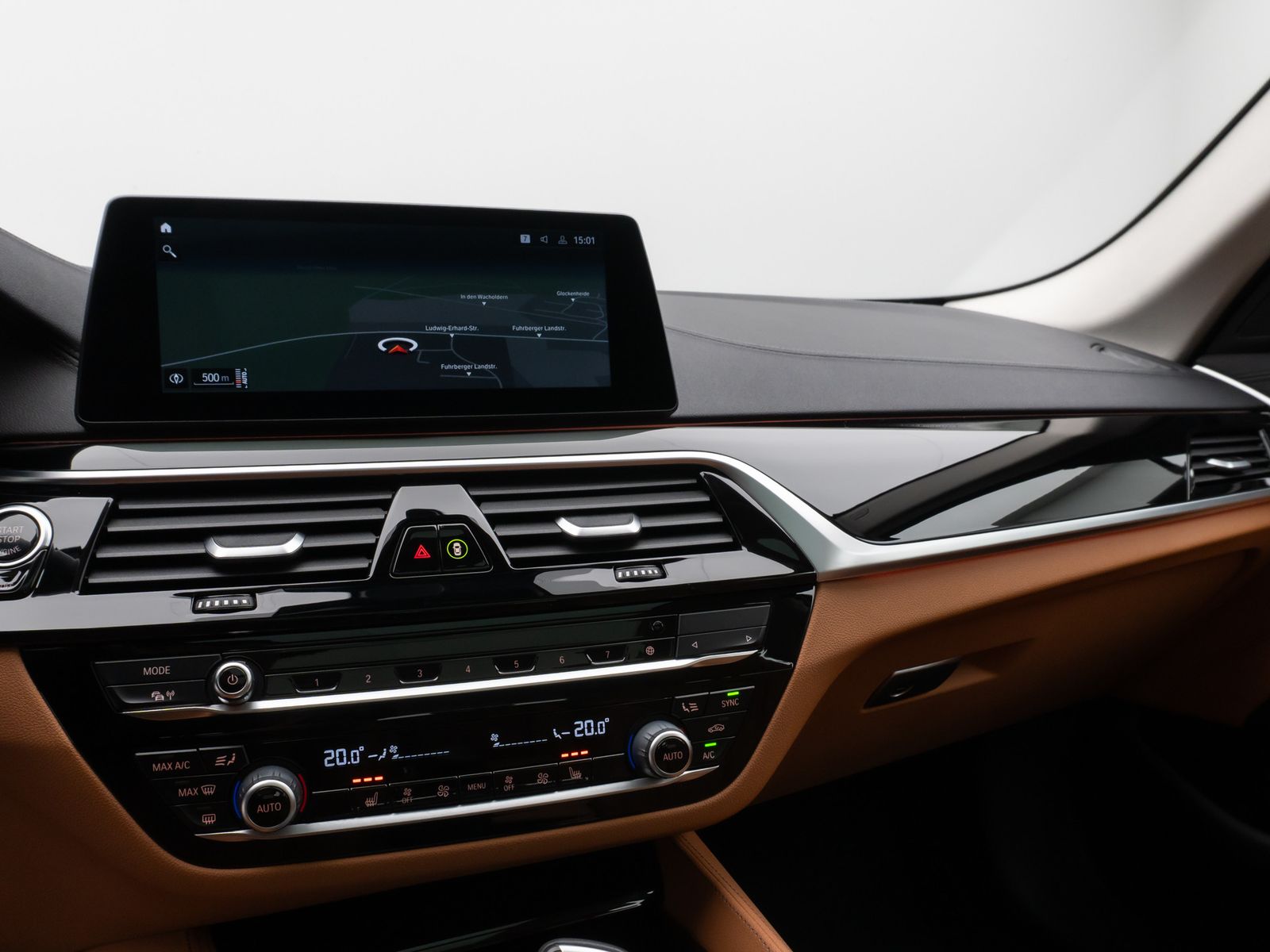 Fahrzeugabbildung BMW 530d xD Luxury Line Panorama Kamera HUD DAB HiFi