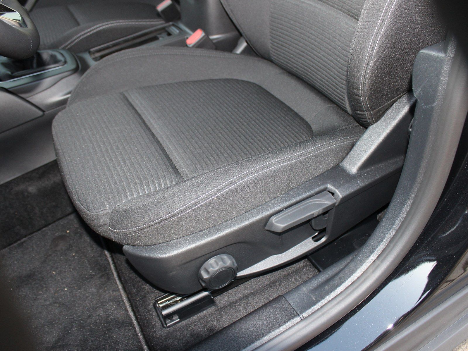Fahrzeugabbildung Ford Focus Titanium 1,0 EcoBoost MildHybrid