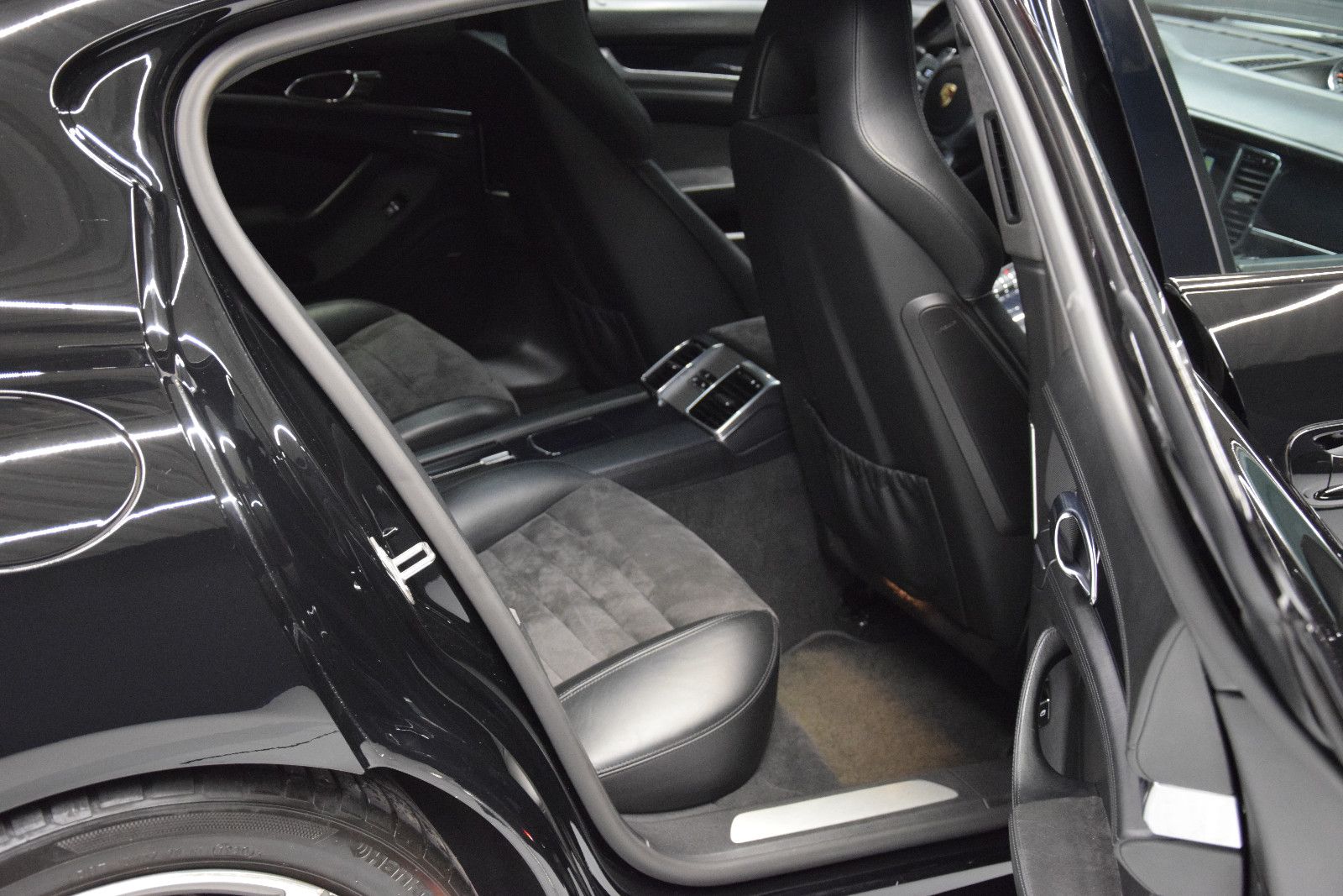 Fahrzeugabbildung Porsche Panamera GTS Bose Schiebedach PASM Sport Chrono