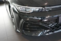 VW Golf 2.0 TDI DSG R-Line | Pano | HuD | FACELIFT VW Golf 2.0 TDI DSG R-Line | Pano | HuD | FACELIFT