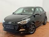 Hyundai i20 YES! 1.Hand - Hyundai i20: Schwarz