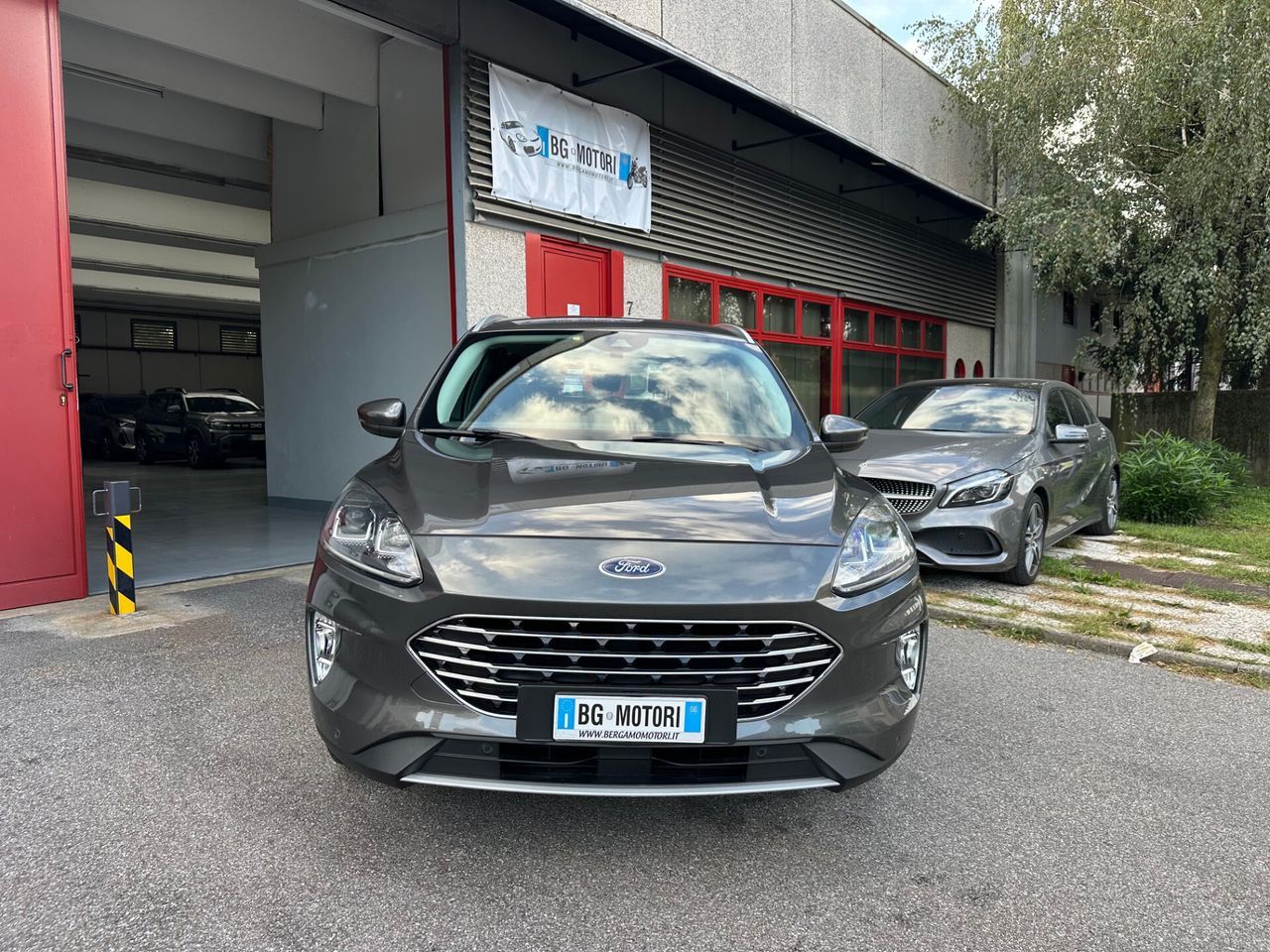 Ford Kuga 2.5 phev Titanium Business 2wd 225cv e imagem 2
