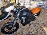 Horwin CR6 Elektro, bis 120km Reichweite, Carbon Look G - HORWIN K1