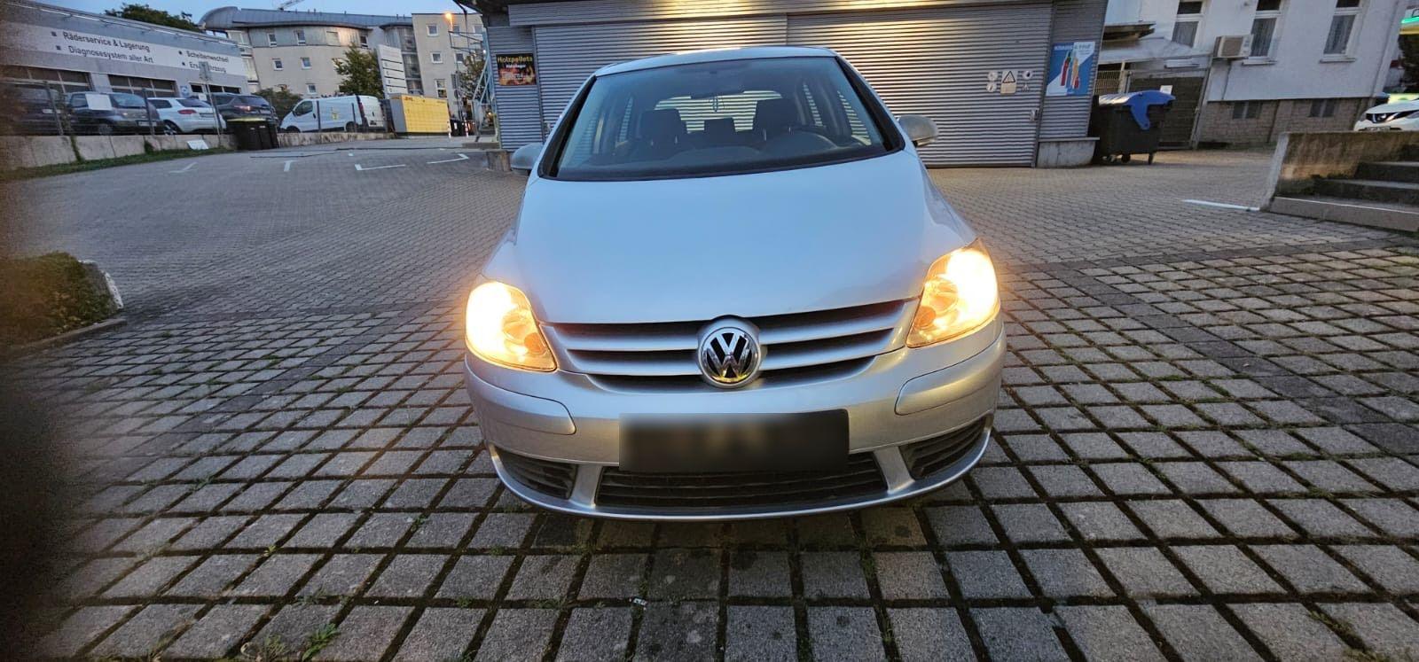 Volkswagen Golf Plus 2005 — rear view