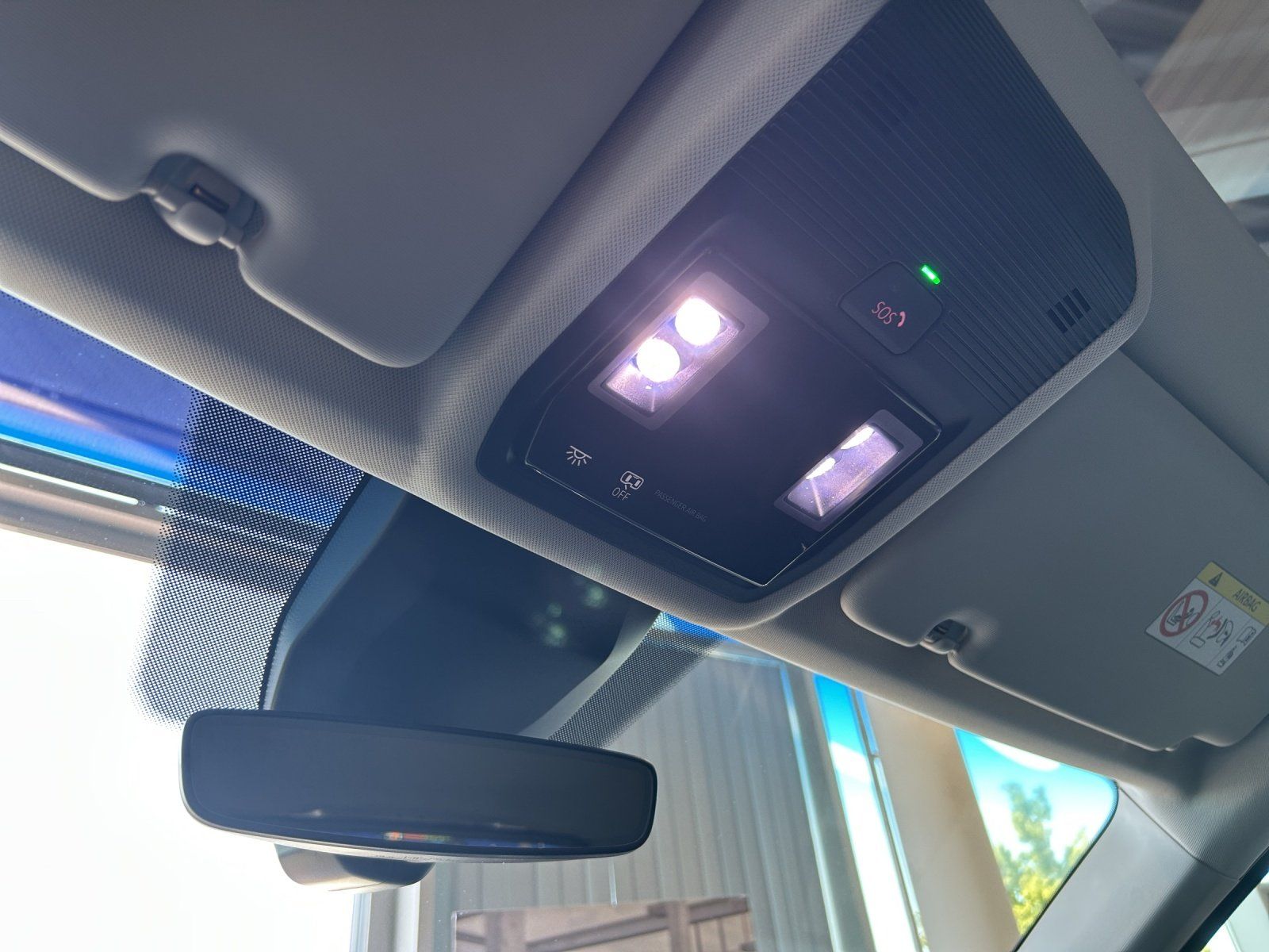 Fahrzeugabbildung Ford Tourneo Connect Active 122PS Kurz 7 Sitze