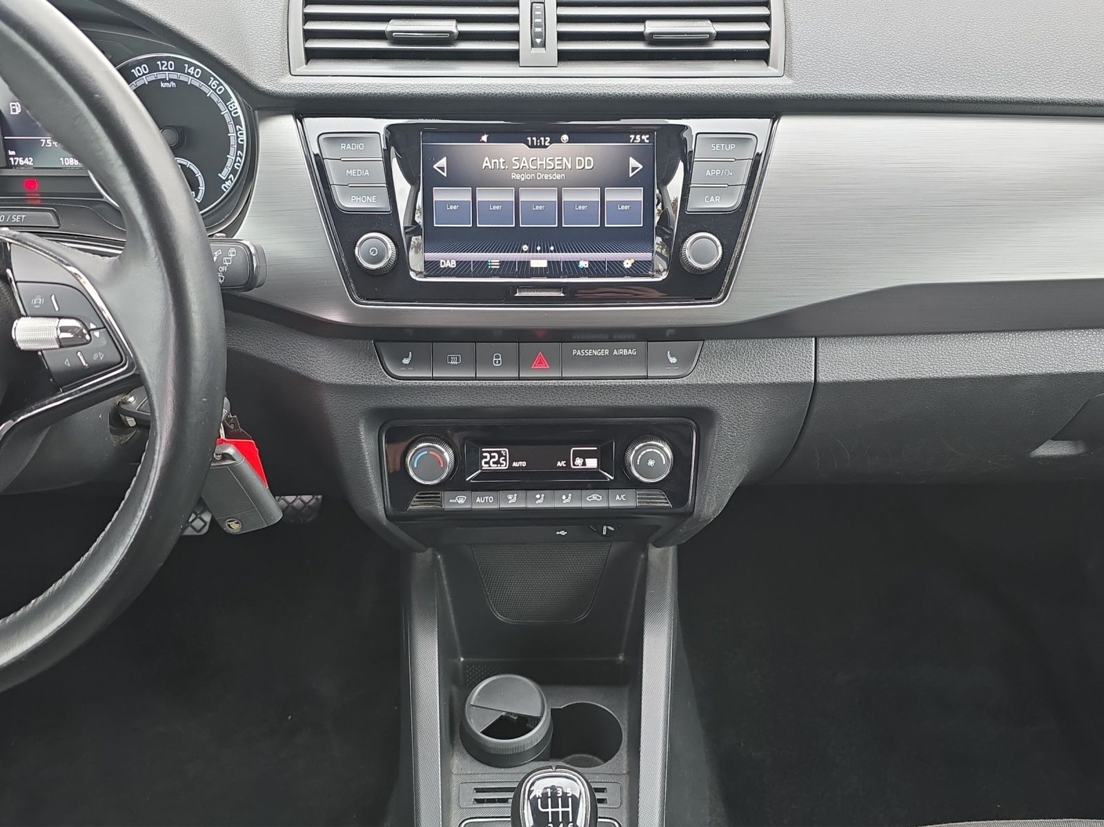 Fahrzeugabbildung SKODA Fabia Combi Drive 125 1.0 TSI KLIMA DAB SMART LI