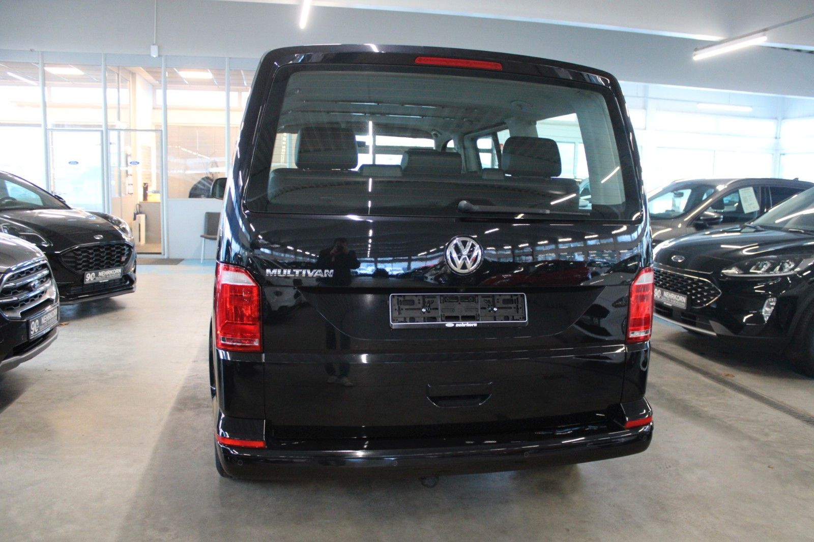 Fahrzeugabbildung Volkswagen T6 Multivan 2.0 TDi DSG Comfortline 7-Sitze AHK