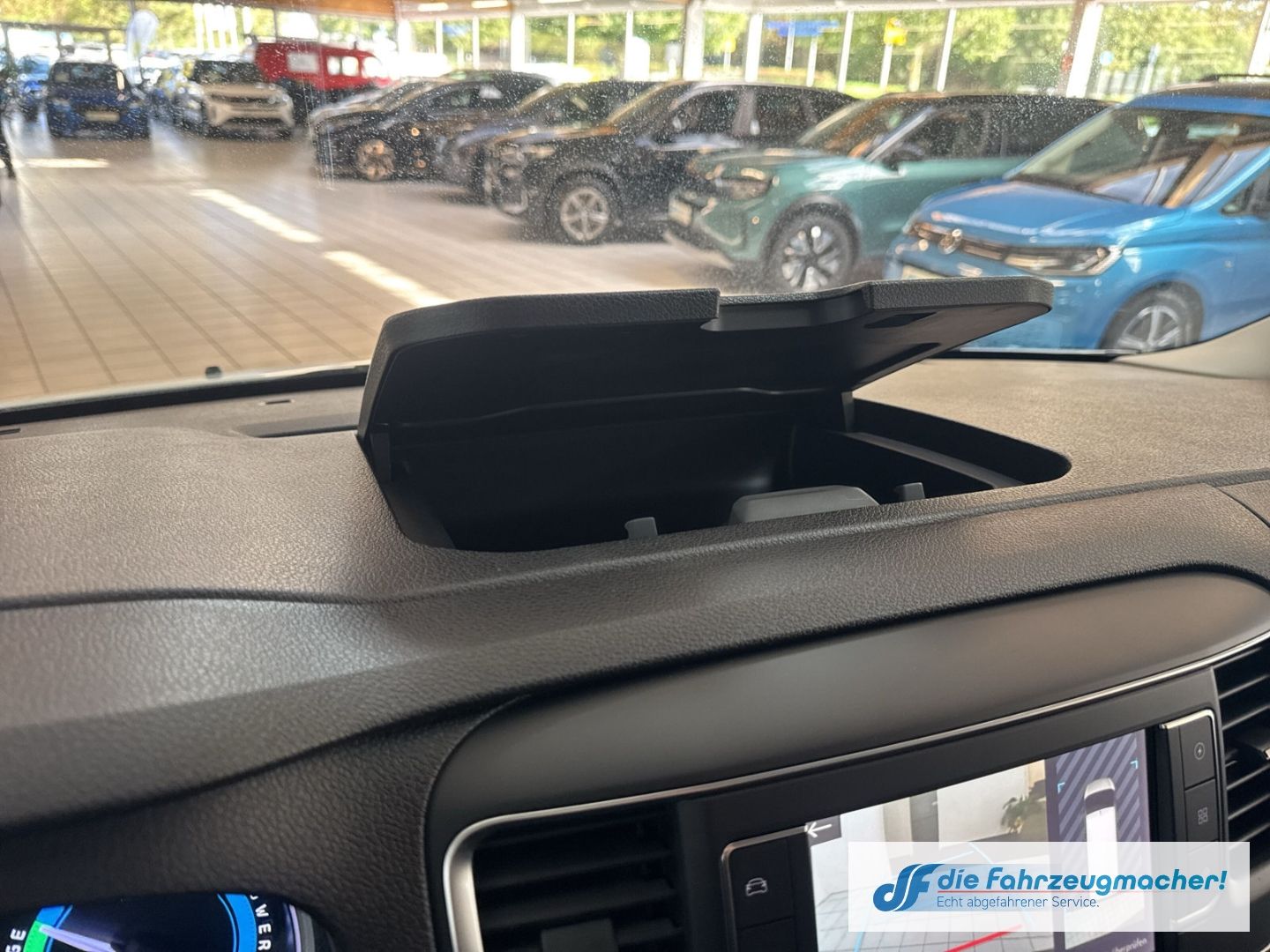 Fahrzeugabbildung Opel Vivaro Kasten -e Elegance L Navi Apple CarPlay A
