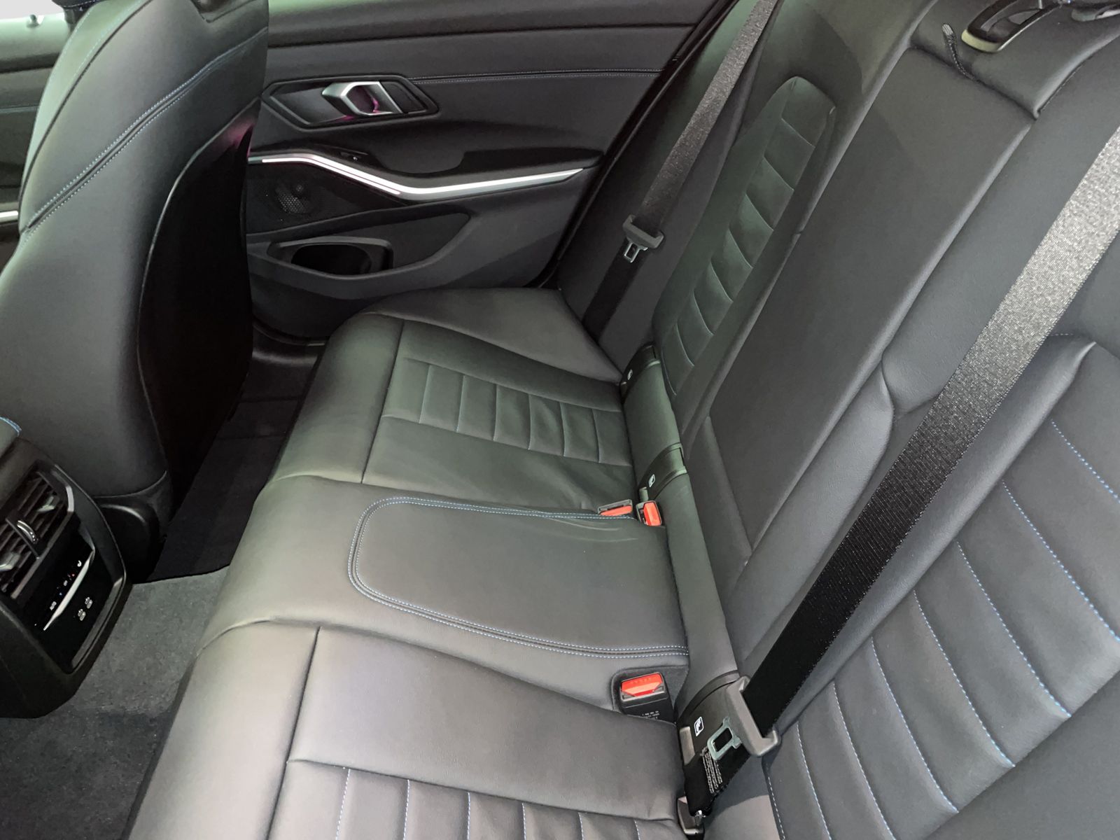 BMW 330 - Bild 13