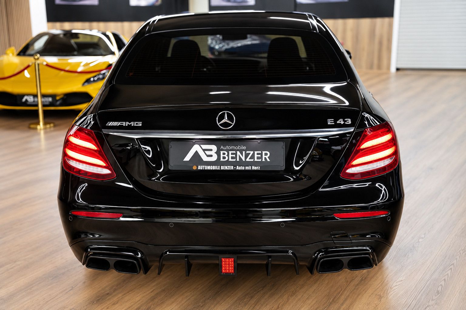 Fahrzeugabbildung Mercedes-Benz E 43 AMG E 43 AMG 4Matic *Ambiente*MultibeamLED*