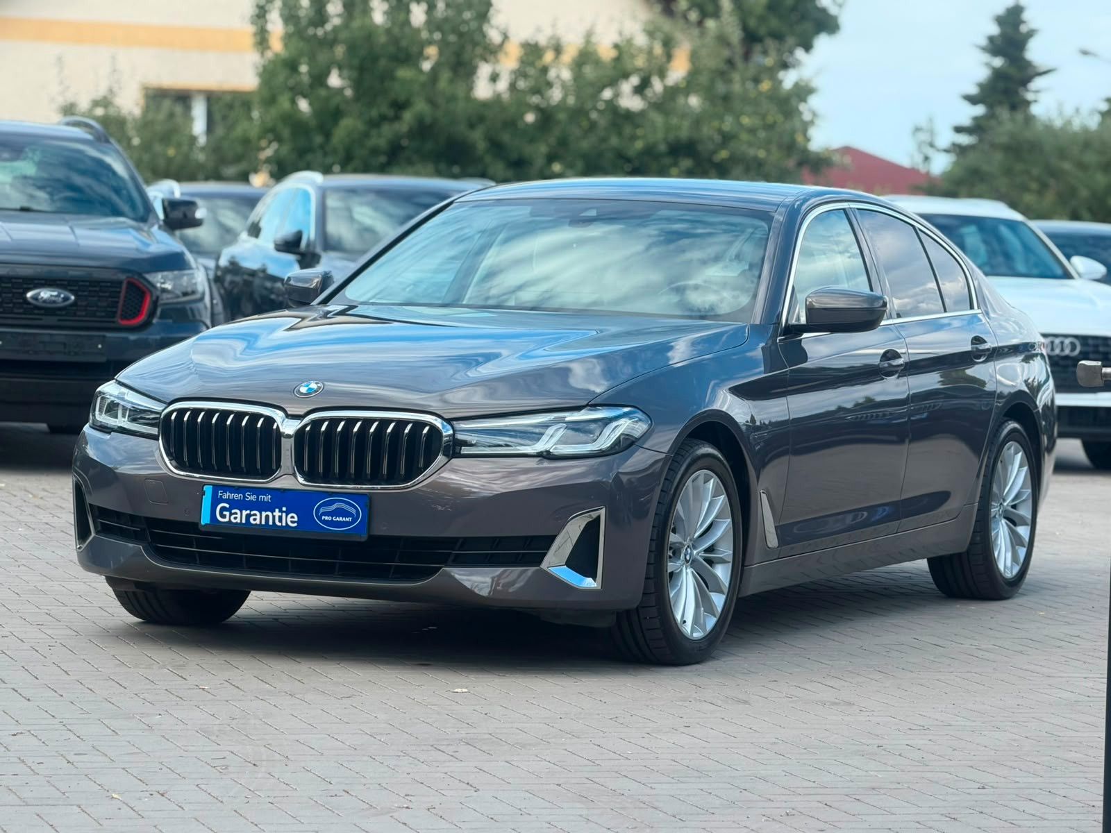 BMW 520d xDrive Luxury Line LED*NAVI*CAM
