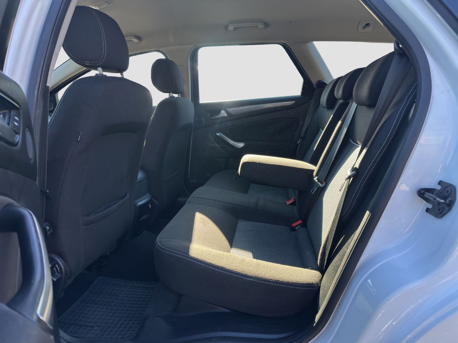 Fahrzeugabbildung Ford Mondeo Trend/II.Hand/Anhängerk./PDC/