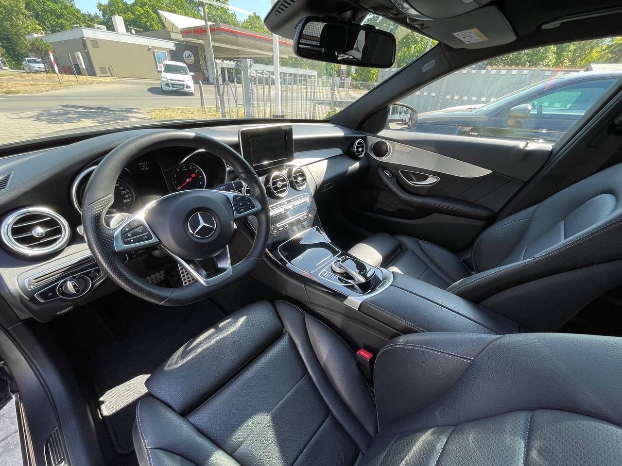 Fahrzeugabbildung Mercedes-Benz C 250 CGI T AMG*Panorama*Totwinkel*AHK*Kamera*