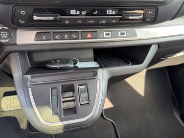 Peugeot Traveller Allure L2 Hdi 180 AHK+Leder+8-Sitzer